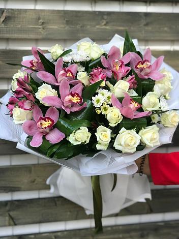 Букет цветов из: Розы и Хризантемы в Пестравка