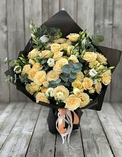 Букет цветов из:  Розы и Лизиантусы в Пестравка