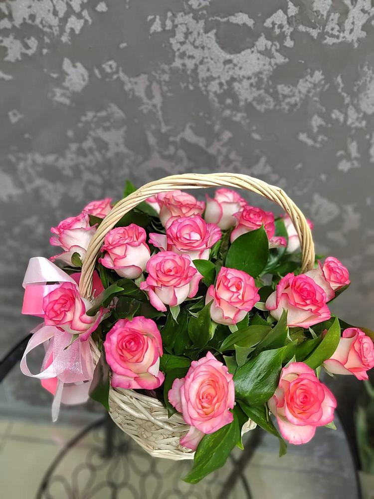 Цветочная композиция из Розы в корзине в Пестравка