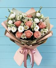 Букет цветов из:  Розы, Альстромерии и Лизиантусы в Пестравка
