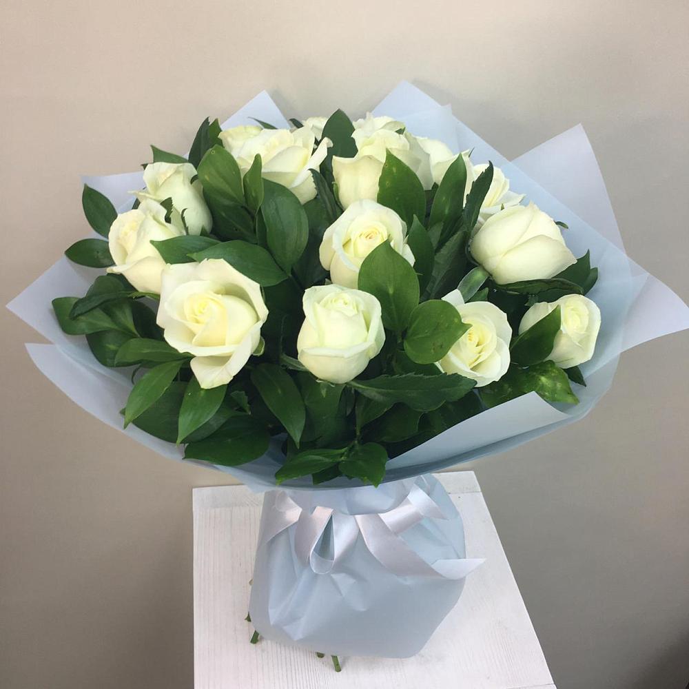 Букет 15 Белых роз Проуд в Пестравка