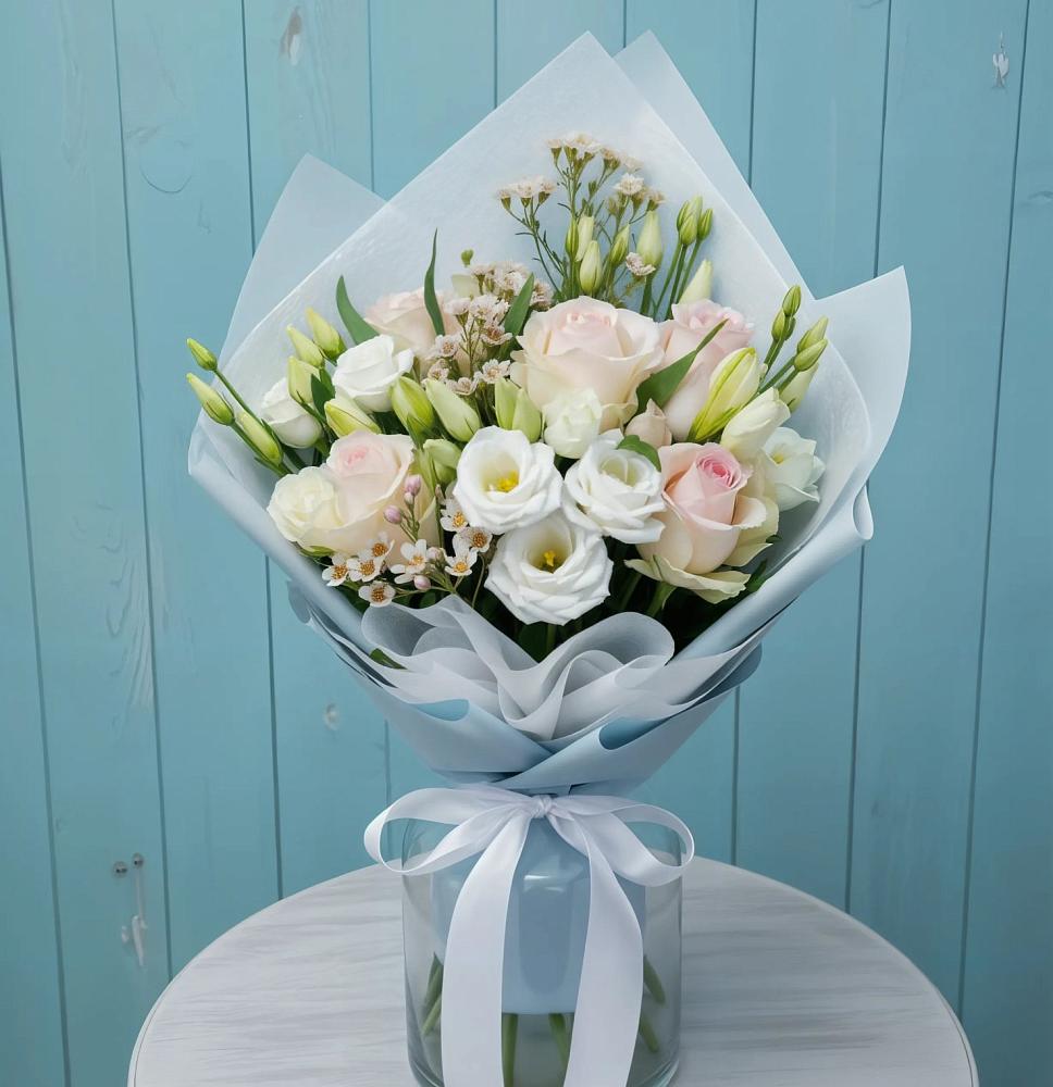 Букет цветов из: Розы и Лизиантусы в Пестравка