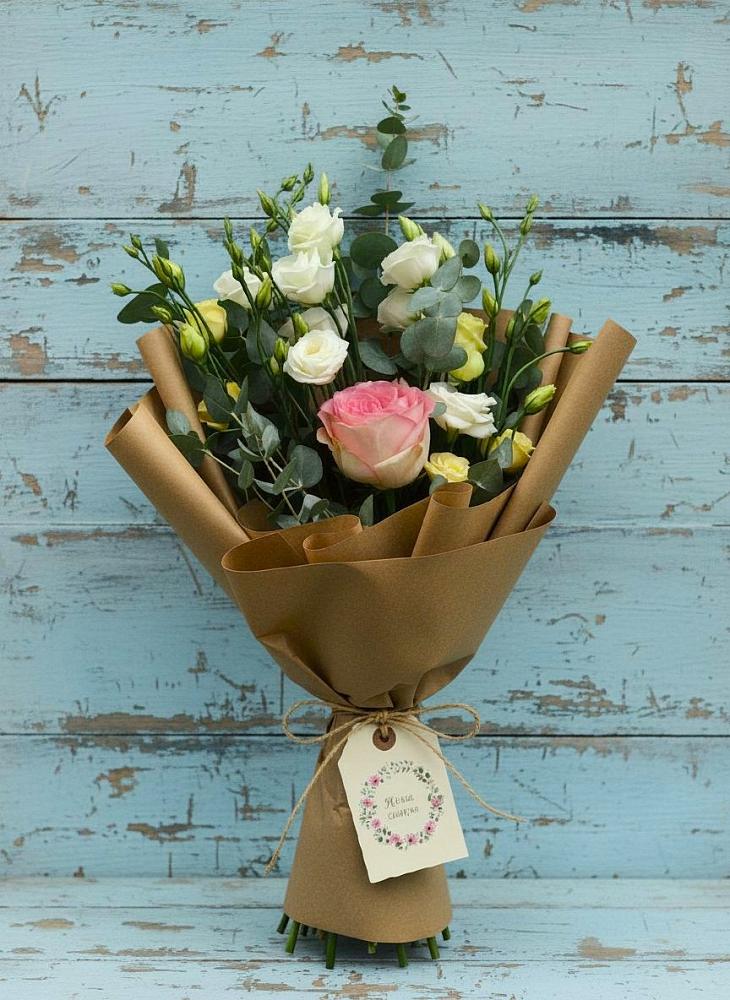 Букет цветов из: Розы и Лизиантусы в Пестравка