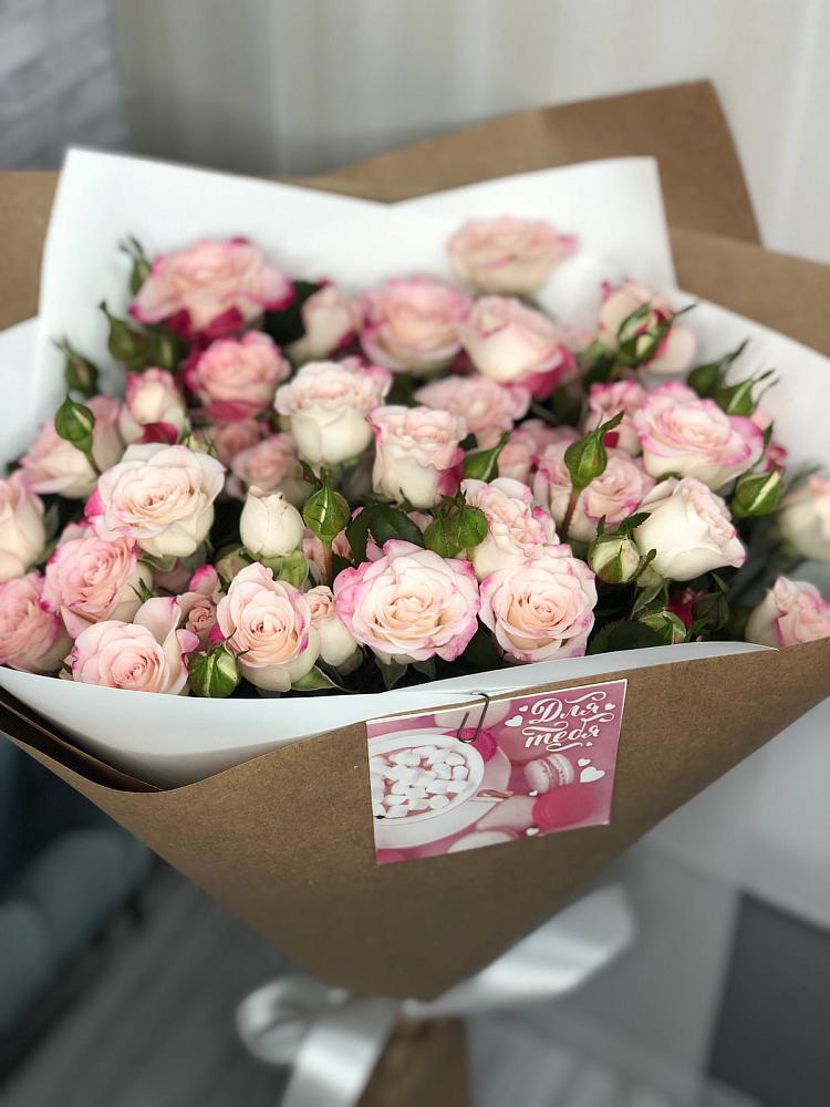 Букет цветов из: Розы в Пестравка