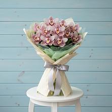 Букет цветов из:  Орхидеи и Розы в Пестравка