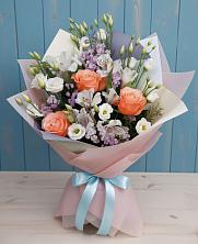 Букет цветов из:  Лизиантусы, Розы, Альстромерии и Гипсофила в Пестравка