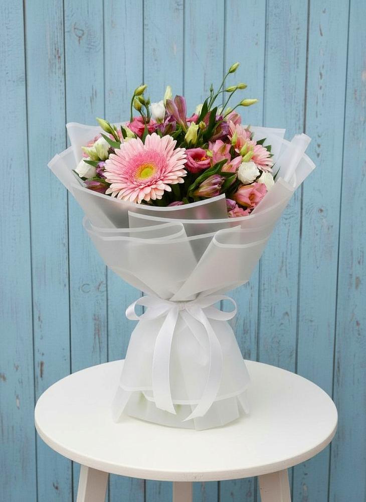 Букет цветов из: Герберы, Альстромерии и Лизиантусы в Пестравка