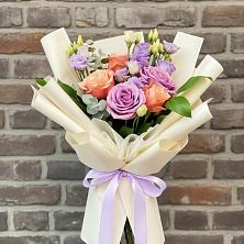 Букет цветов из:  Лизиантусы и Розы в Пестравка