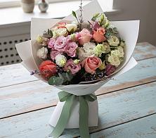 Букет цветов из:  Розы, Лизиантусы и Гвоздики в Пестравка