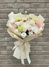 Букет цветов из:  Гвоздики, Розы, Лизиантусы и Хризантемы в Пестравка