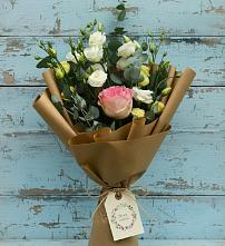 Букет цветов из:  Розы и Лизиантусы в Пестравка