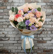 Букет цветов из:  Розы, Лизиантусы и Гвоздики в Пестравка