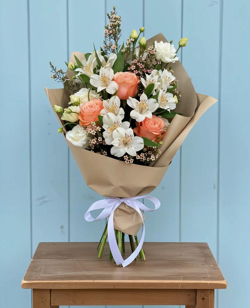 Букет цветов из: Альстромерии, Лизиантусы, Розы и Хризантемы в Пестравка