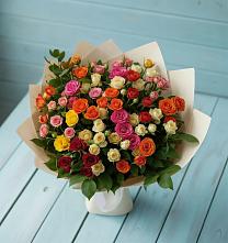Букет Микс из разноцветных кустовых роз в Пестравка
