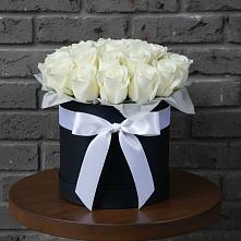 Цветочная композиция из Розы в шляпной коробке в Пестравка